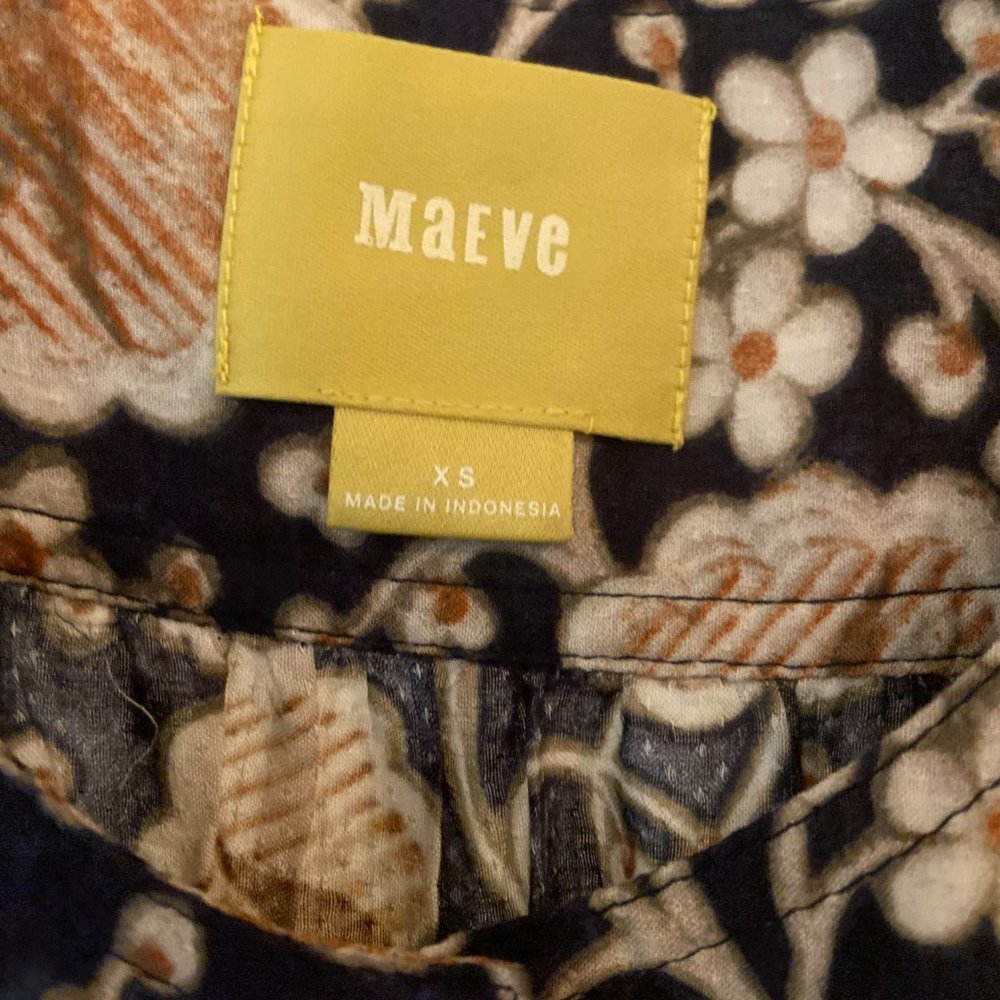Maeve Button Front Top - Picture 2 of 3